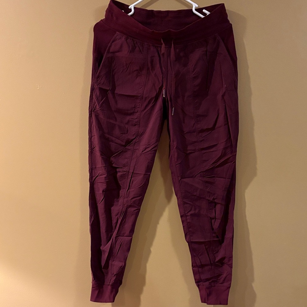 Women’s lululemon Burgundy Jogger Pants